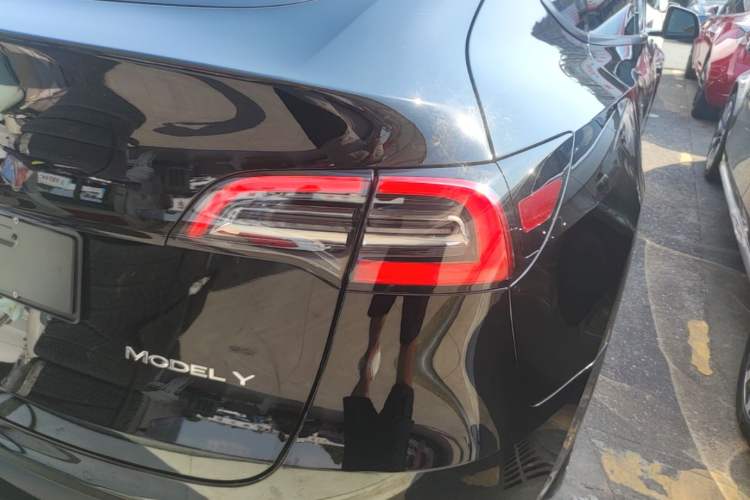 Used Tesla Model Y 2022 Revised Version Rear-Wheel Drive Right Rear Taillight