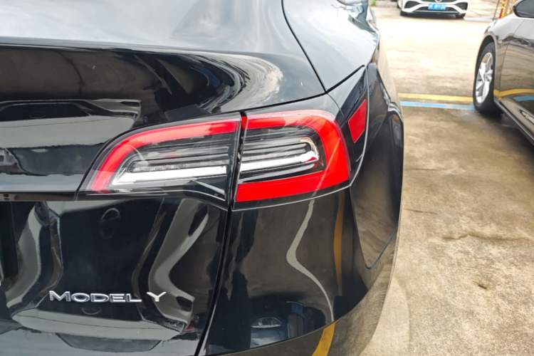 Used Tesla Model Y 2022 Revised Version Rear-Wheel Drive Right Rear Taillight