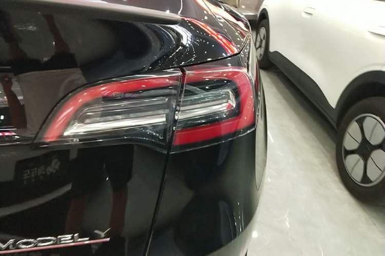 Used Tesla Model Y 2022 Revised Version Rear-Wheel Drive Right Rear Taillight
