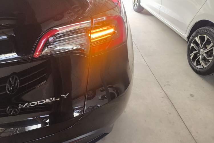 Used Tesla Model Y 2022 Revised Version Rear-Wheel Drive Right Rear Taillight