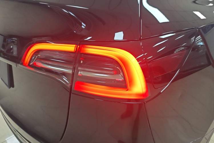 Used Tesla Model Y 2022 Revised Version Rear-Wheel Drive Right Rear Taillight