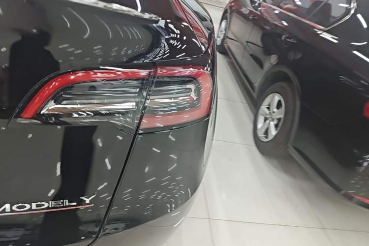 Used Tesla Model Y 2022 Rear-Wheel-Drive Version Right Rear Taillight