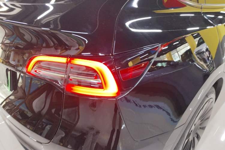 Used Tesla Model Y 2022 Revised Version Rear-Wheel Drive Right Rear Taillight