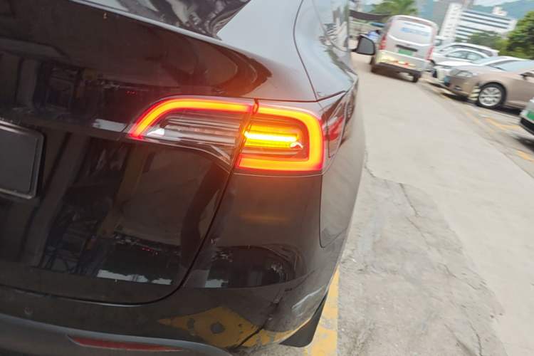 Used Tesla Model Y 2022 Revised Version Long-Range All-Wheel Drive Right Rear Taillight