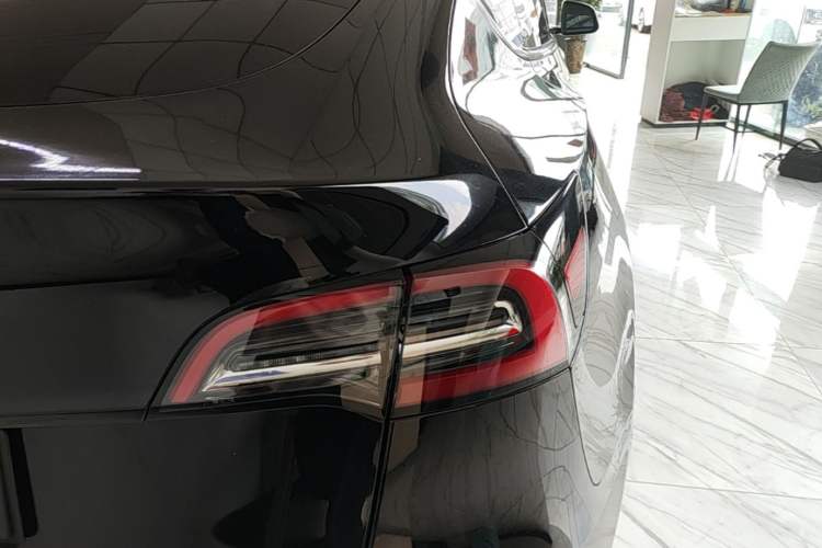 Used Tesla Model Y 2022 Revised Version Rear-Wheel Drive Right Rear Taillight