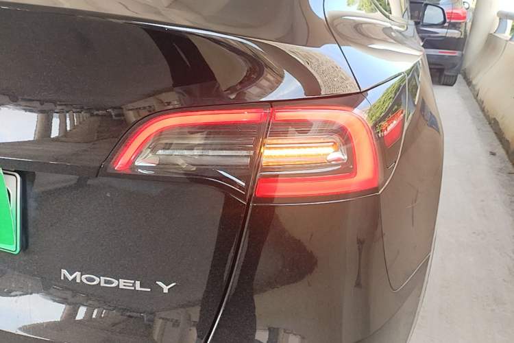Used Tesla Model Y 2022 Rear-Wheel-Drive Version Right Rear Taillight