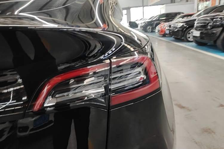 Used Tesla Model Y 2022 Rear-Wheel-Drive Version Right Rear Taillight
