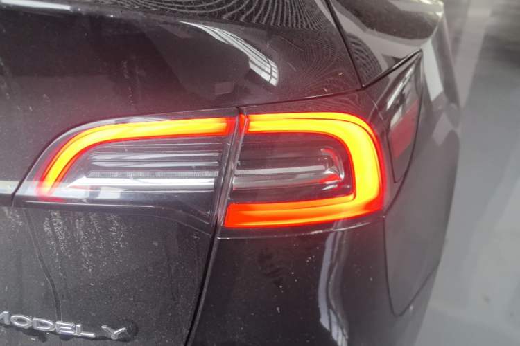 Used Tesla Model Y 2022 Revised Version Rear-Wheel Drive Right Rear Taillight