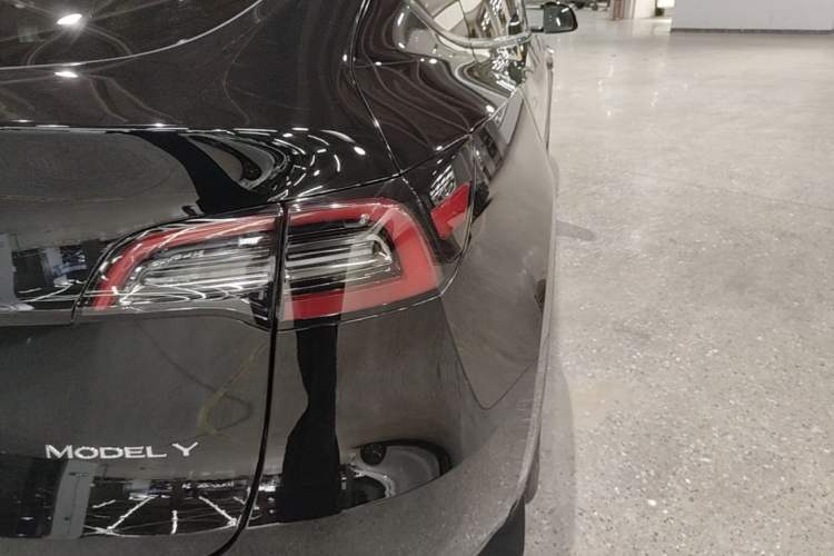 Used Tesla Model Y 2022 Revised Version Rear-Wheel Drive Right Rear Taillight