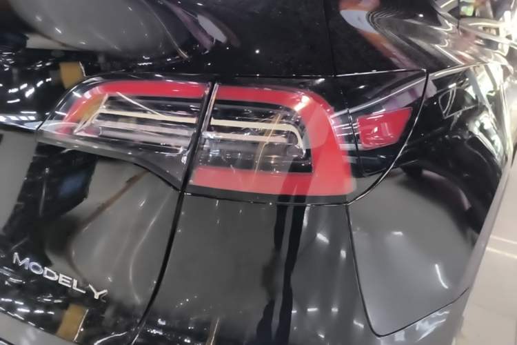 Used Tesla Model Y 2022 Revised Version Rear-Wheel Drive Right Rear Taillight