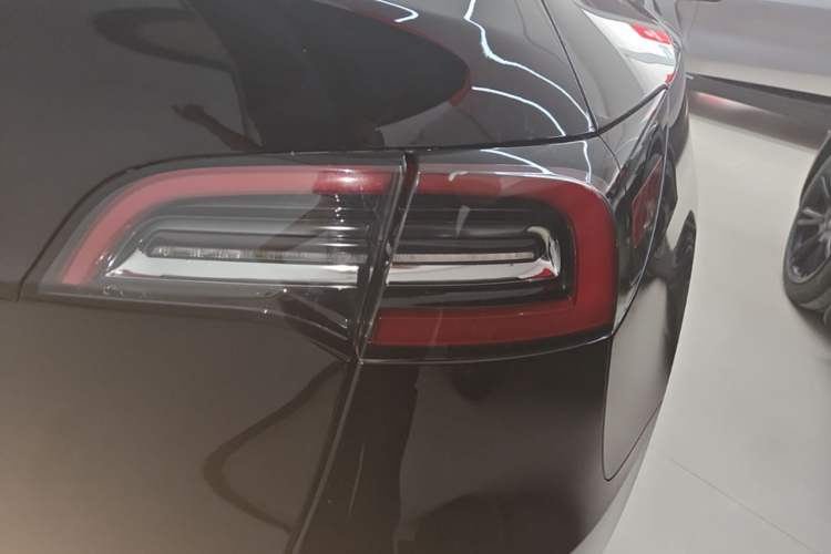 Used Tesla Model Y 2022 Revised Version Rear-Wheel Drive Right Rear Taillight