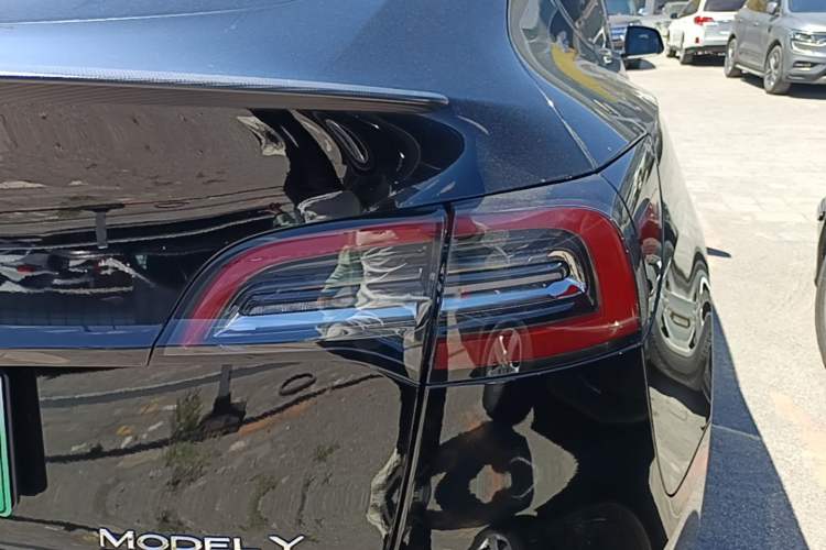 Used Tesla Model Y 2022 Performance High-Performance All-Wheel-Drive Version Right Rear Taillight