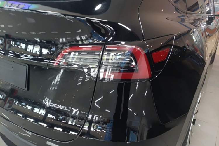 Used Tesla Model Y 2022 Rear-Wheel-Drive Version Right Rear Taillight