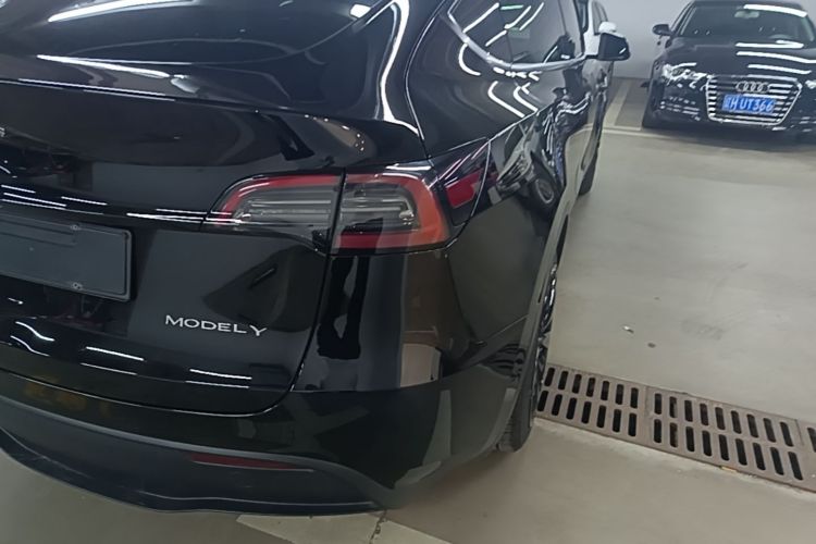 Used Tesla Model Y 2022 Rear-Wheel-Drive Version Right Rear Taillight