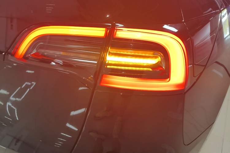 Used Tesla Model Y 2022 Revised Version Rear-Wheel Drive Right Rear Taillight