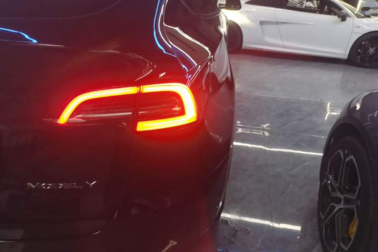 Used Tesla Model Y 2022 Rear-Wheel-Drive Version Right Rear Taillight