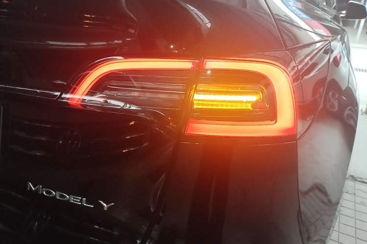 Used Tesla Model Y 2022 Rear-Wheel-Drive Version Right Rear Taillight
