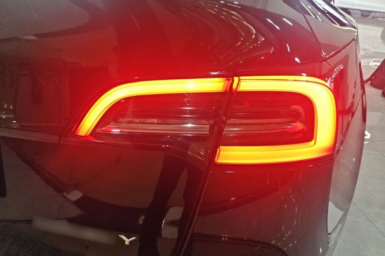Used Tesla Model Y 2022 Rear-Wheel-Drive Version Right Rear Taillight