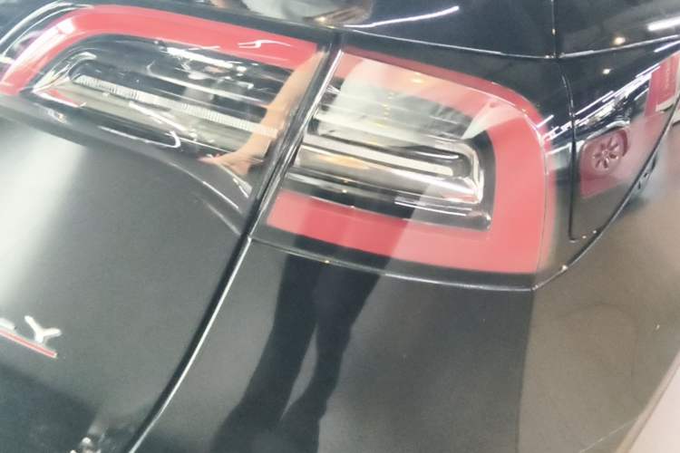 Used Tesla Model Y 2022 Performance High-Performance All-Wheel-Drive Version Right Rear Taillight