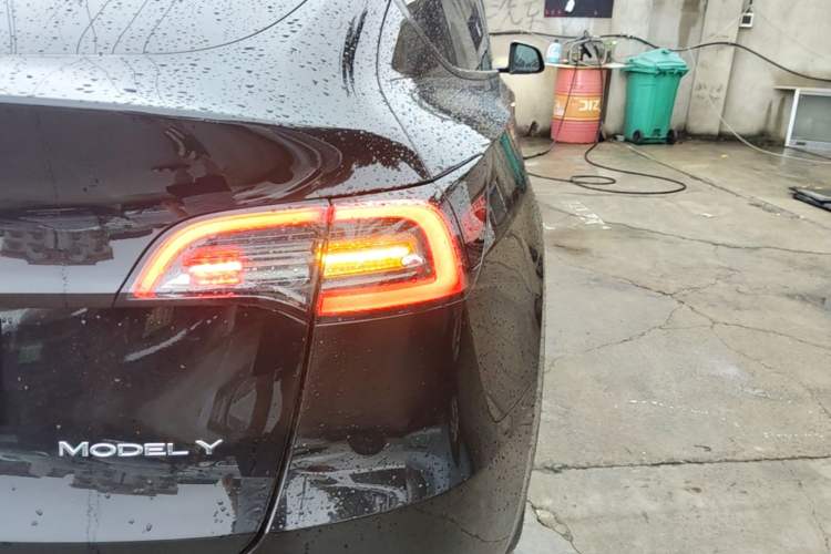 Used Tesla Model Y 2022 Revised Version Rear-Wheel Drive Right Rear Taillight