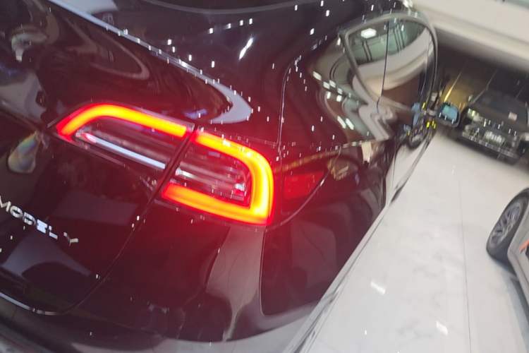 Used Tesla Model Y 2022 Revised Version Rear-Wheel Drive Right Rear Taillight
