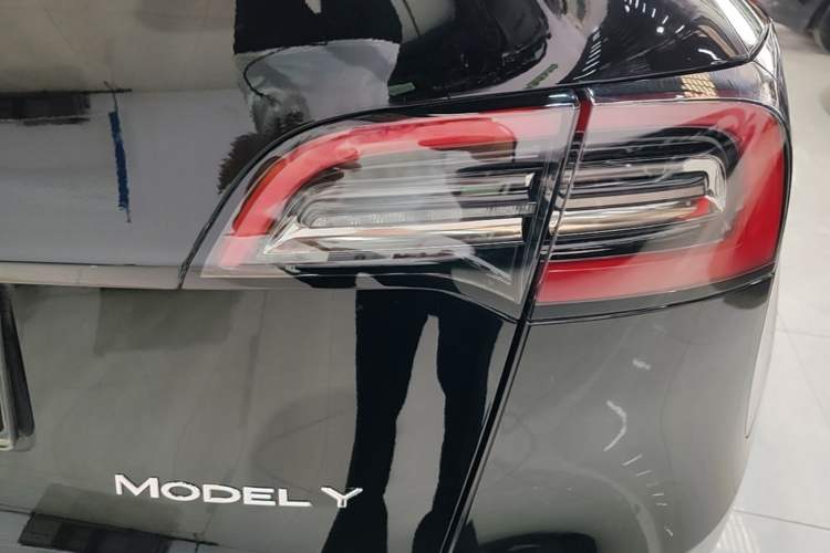 Used Tesla Model Y 2022 Revised Version Rear-Wheel Drive Right Rear Taillight