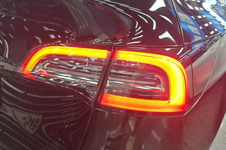 Used Tesla Model Y 2022 Revised Version Rear-Wheel Drive Right Rear Taillight