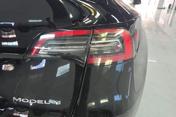 Used Tesla Model Y 2022 Rear-Wheel-Drive Version Right Rear Taillight