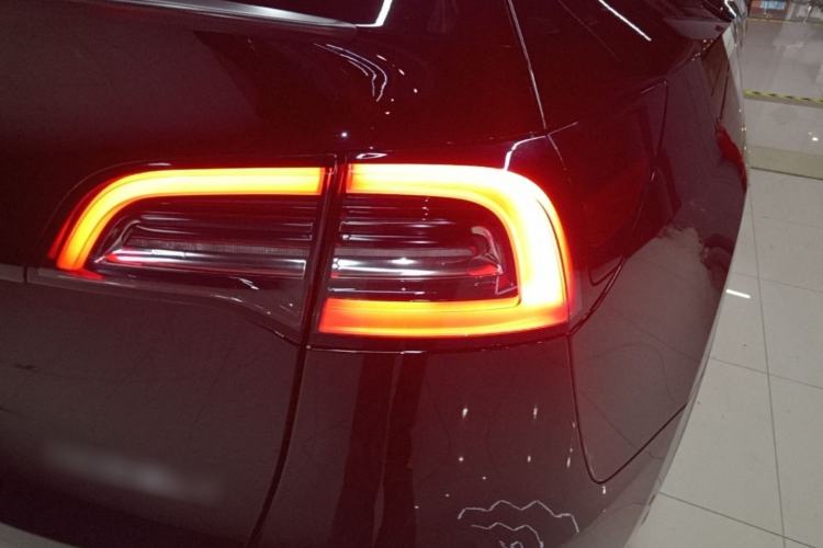 Used Tesla Model Y 2022 Performance High-Performance All-Wheel-Drive Version Right Rear Taillight