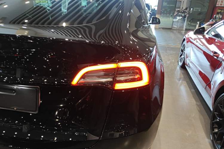 Used Tesla Model Y 2022 Revised Version Rear-Wheel Drive Right Rear Taillight
