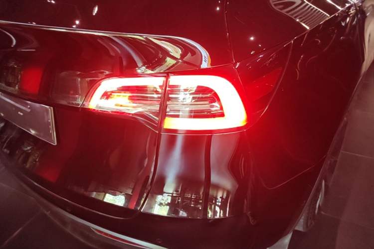 Used Tesla Model Y 2022 Revised Version Rear-Wheel Drive Right Rear Taillight