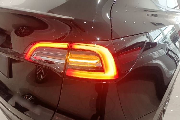 Used Tesla Model Y 2022 Performance High-Performance All-Wheel-Drive Version Right Rear Taillight