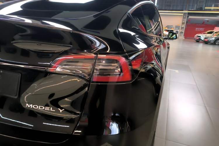 Used Tesla Model Y 2022 Rear-Wheel-Drive Version Right Rear Taillight