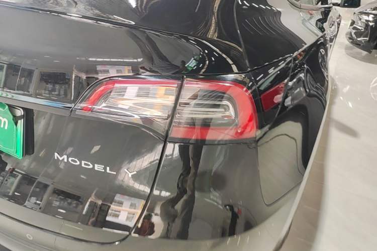 Used Tesla Model Y 2022 Revised Version Long-Range All-Wheel Drive Right Rear Taillight