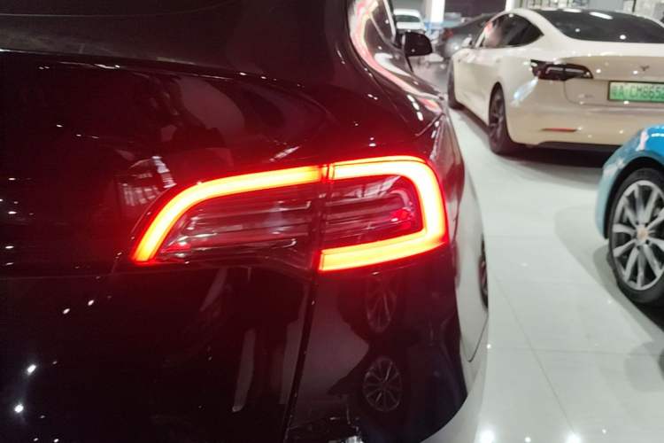 Used Tesla Model Y 2022 Revised Version Long-Range All-Wheel Drive Right Rear Taillight