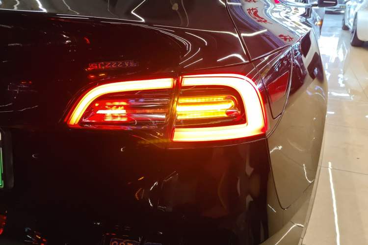 Used Tesla Model Y 2022 Revised Version Rear-Wheel Drive Right Rear Taillight