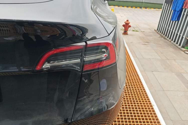 Used Tesla Model Y 2022 Revised Version Rear-Wheel Drive Right Rear Taillight