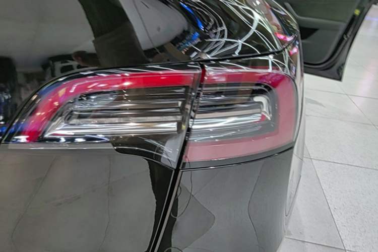 Used Tesla Model Y 2022 Revised Version Rear-Wheel Drive Right Rear Taillight