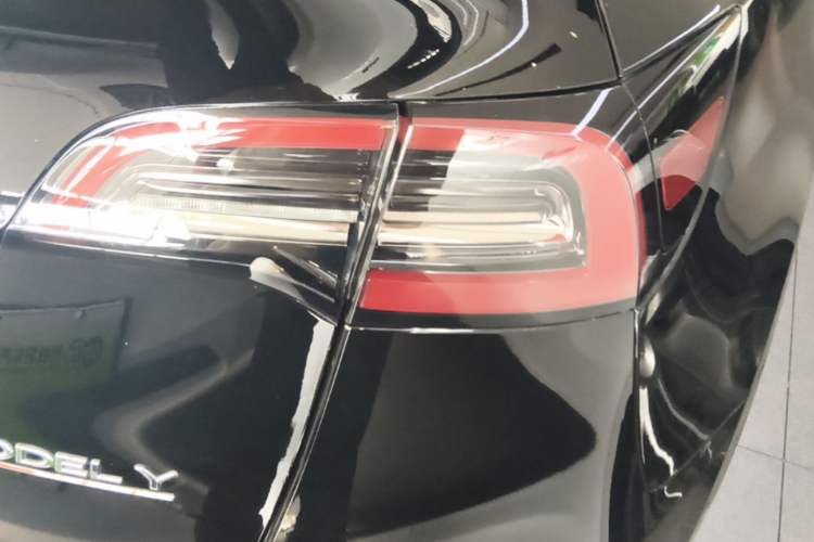 Used Tesla Model Y 2022 Performance High-Performance All-Wheel-Drive Version Right Rear Taillight