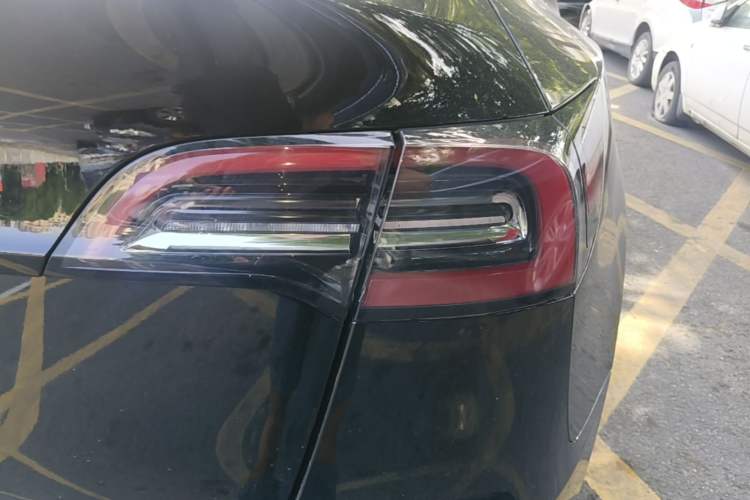 Used Tesla Model Y 2022 Revised Version Rear-Wheel Drive Right Rear Taillight