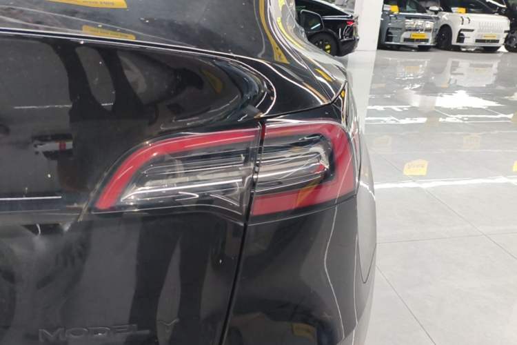 Used Tesla Model Y 2022 Rear-Wheel-Drive Version Right Rear Taillight