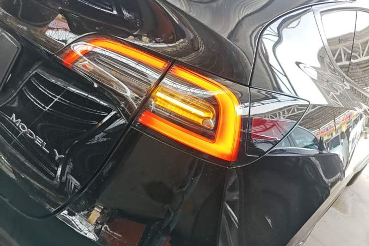 Used Tesla Model Y 2022 Rear-Wheel-Drive Version Right Rear Taillight