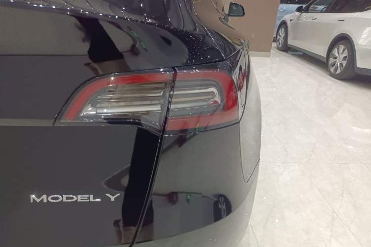 Used Tesla Model Y 2022 Revised Version Rear-Wheel Drive Right Rear Taillight