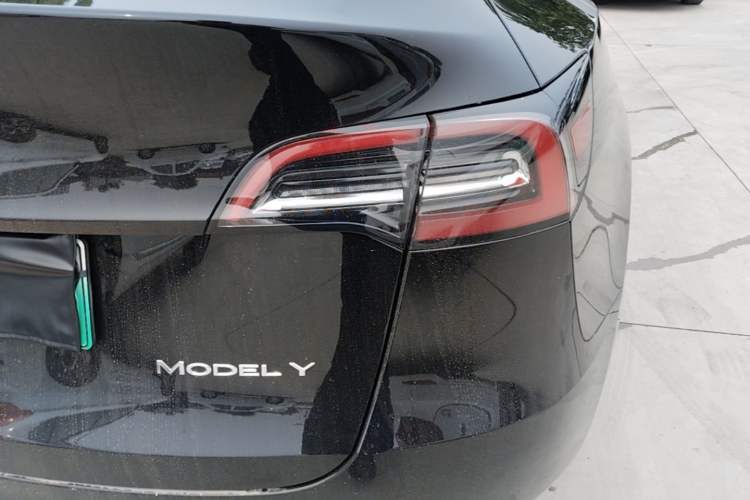 Used Tesla Model Y 2022 Revised Version Rear-Wheel Drive Right Rear Taillight