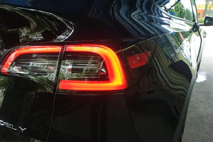 Used Tesla Model Y 2022 Rear-Wheel-Drive Version Right Rear Taillight