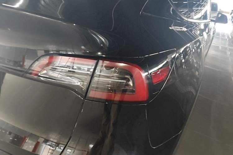 Used Tesla Model Y 2022 Rear-Wheel-Drive Version Right Rear Taillight