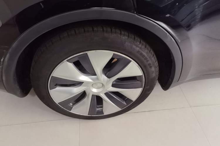 Used Tesla Model Y 2022 Revised Version Rear-Wheel Drive Right Rear Wheel Hub