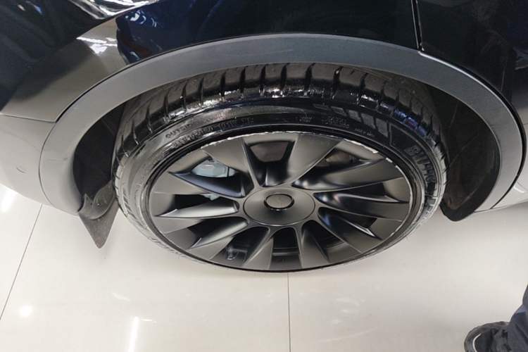 Used Tesla Model Y 2022 Rear-Wheel-Drive Version Right Rear Wheel Hub