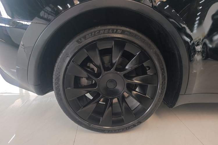 Used Tesla Model Y 2022 Rear-Wheel-Drive Version Right Rear Wheel Hub