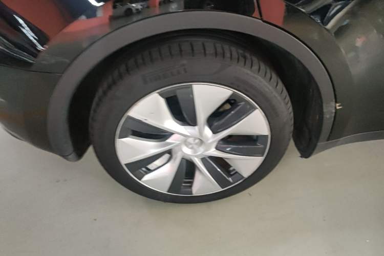 Used Tesla Model Y 2022 Revised Version Rear-Wheel Drive Right Rear Wheel Hub